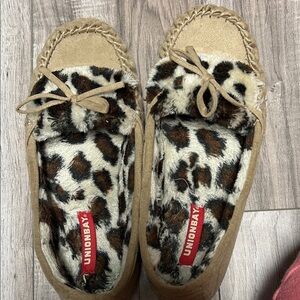 UNIONBAY Women's Brown Moccasins with Leopard Lining